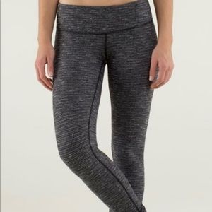 Lululemon gray and black leggings size 6